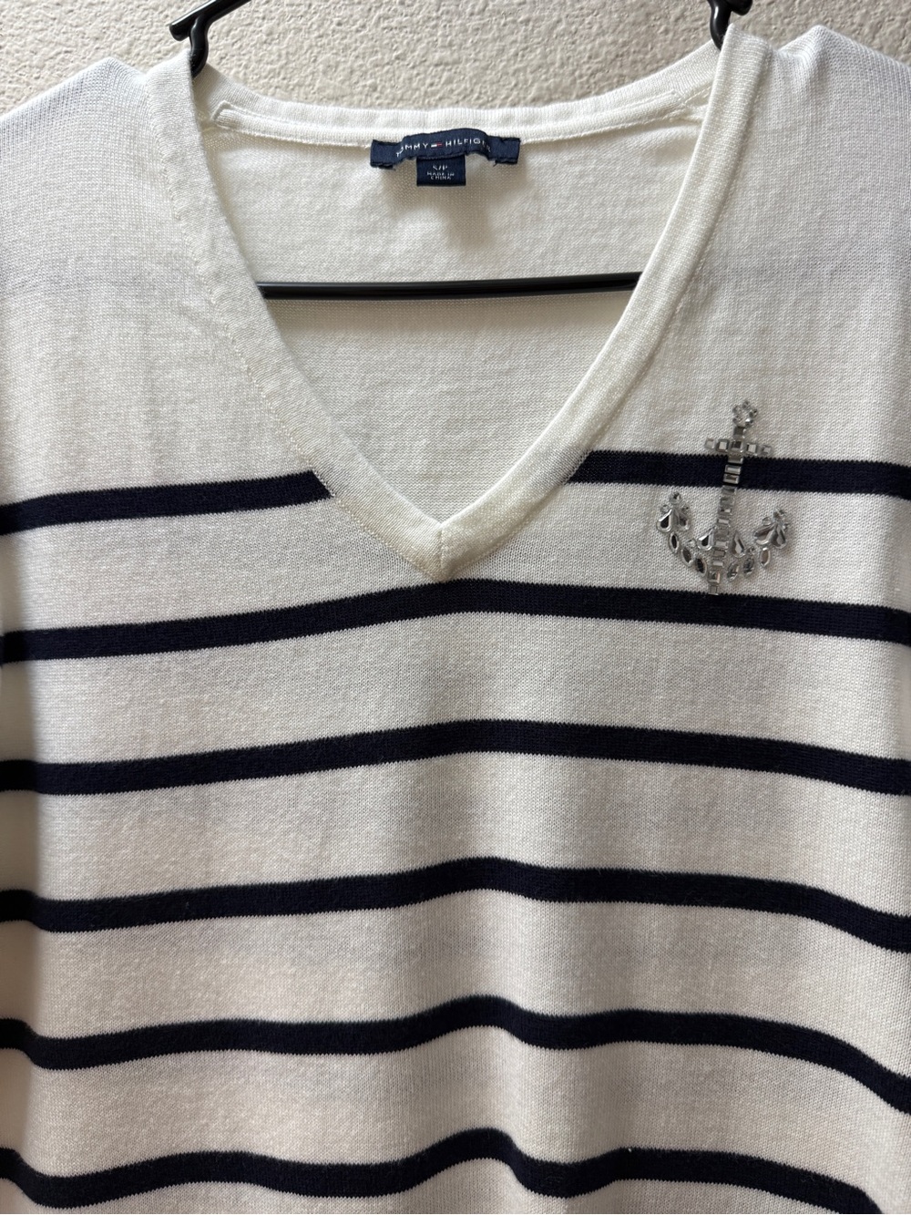 Tommy Hilfiger Sweater S White Navy Striped Anchor Rhinestone V-Neck Cotton Knit - Picture 10 of 10